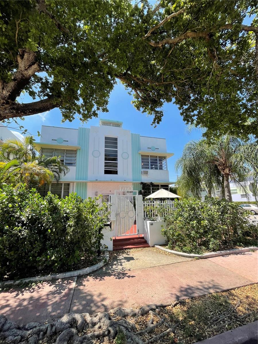 760 Jefferson Ave #11