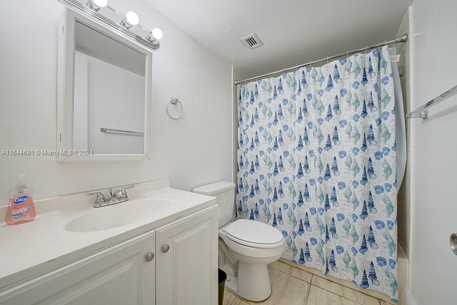 498 NW 165th St Rd #D206,Miami, FL 33169