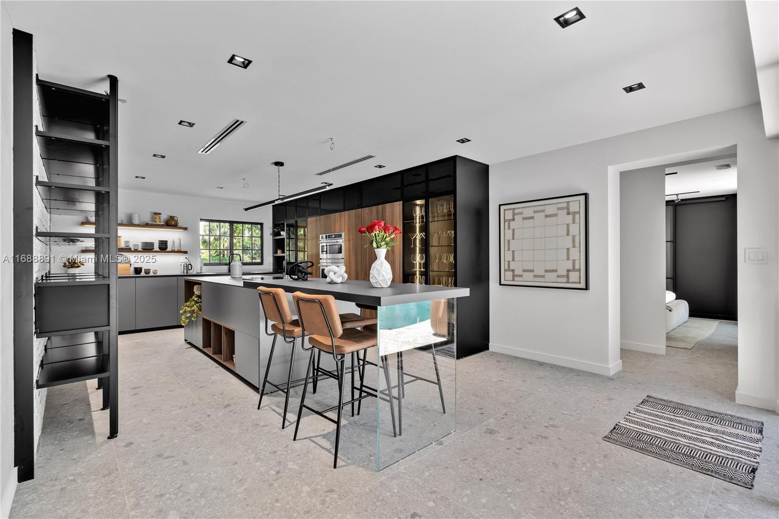 2500 Bayview Dr Fort Lauderdale, FL 33305