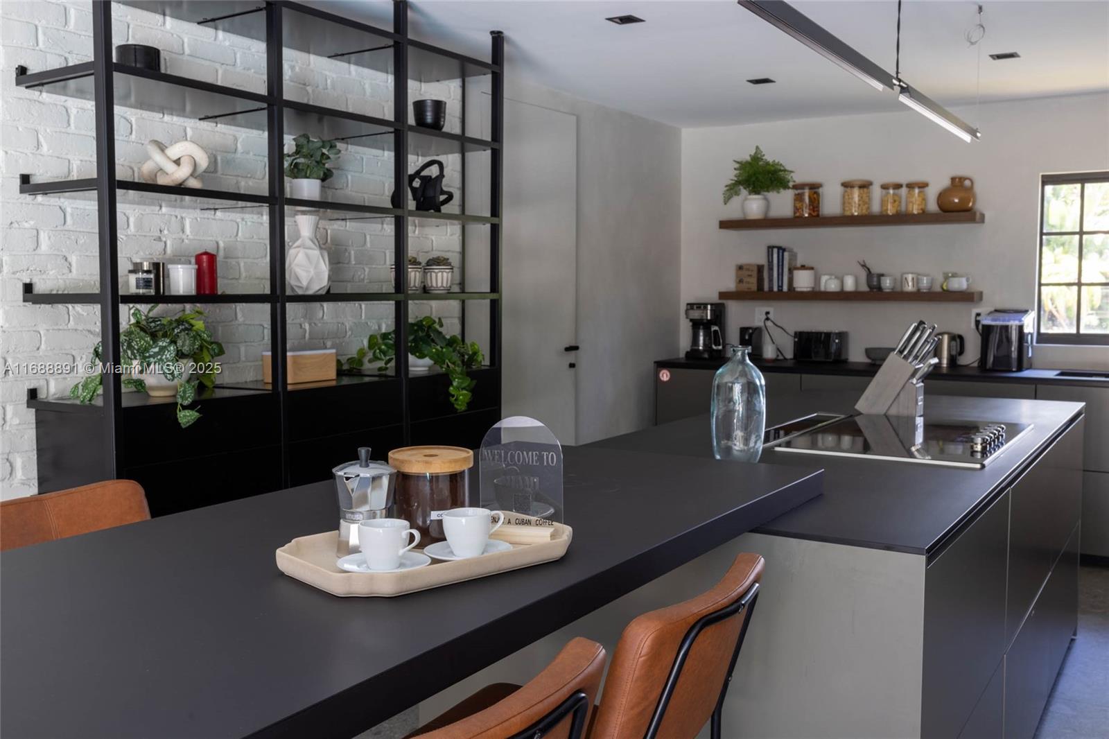 2500 Bayview Dr Fort Lauderdale, FL 33305