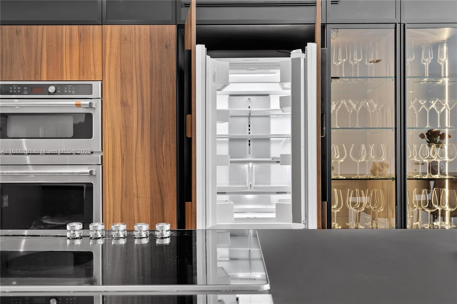 2500 Bayview Dr Fort Lauderdale, FL 33305