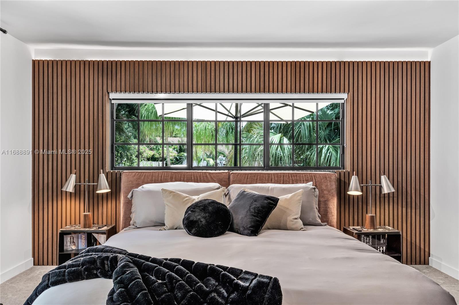 2500 Bayview Dr Fort Lauderdale, FL 33305