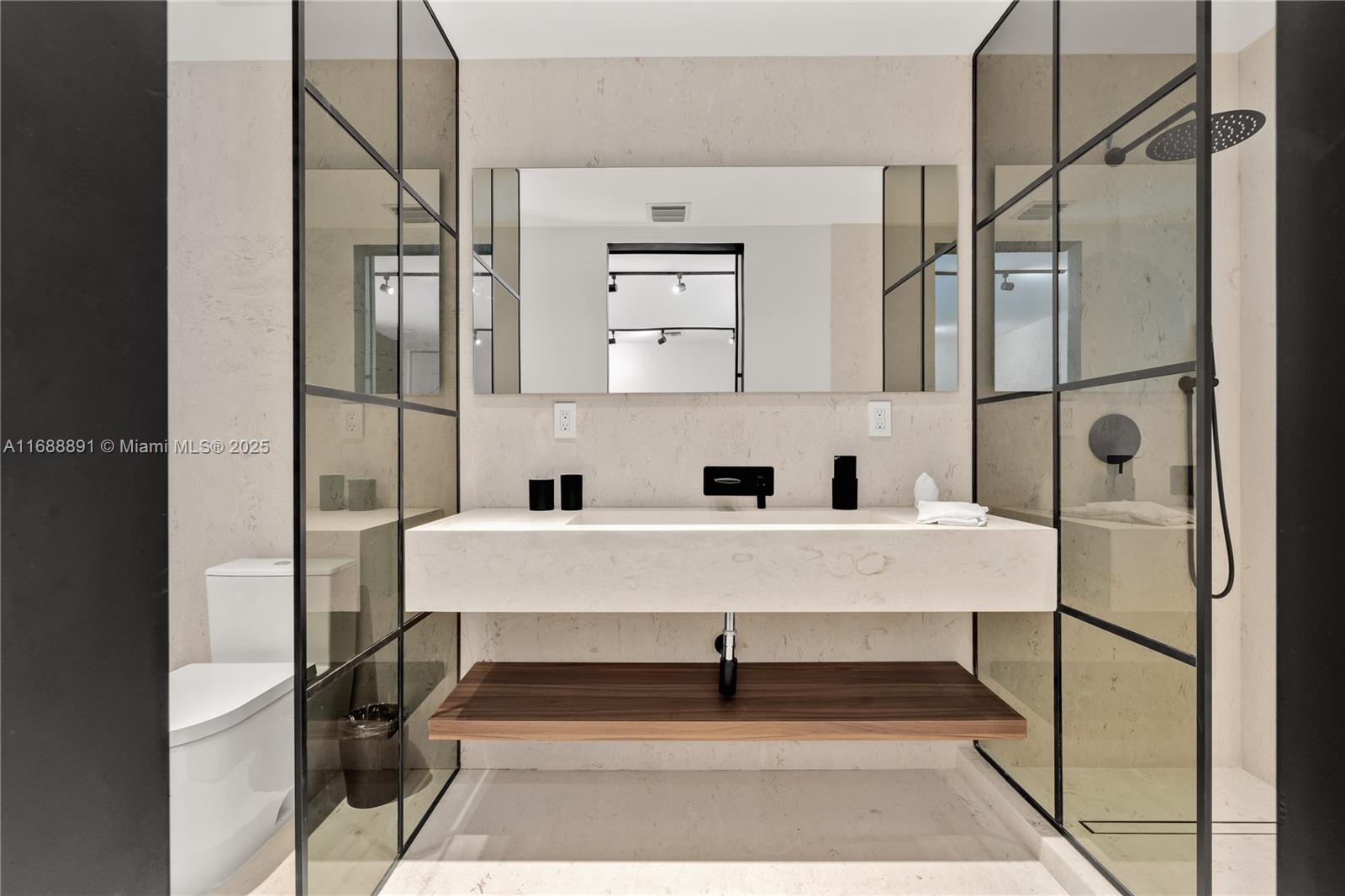 2500 Bayview Dr Fort Lauderdale, FL 33305