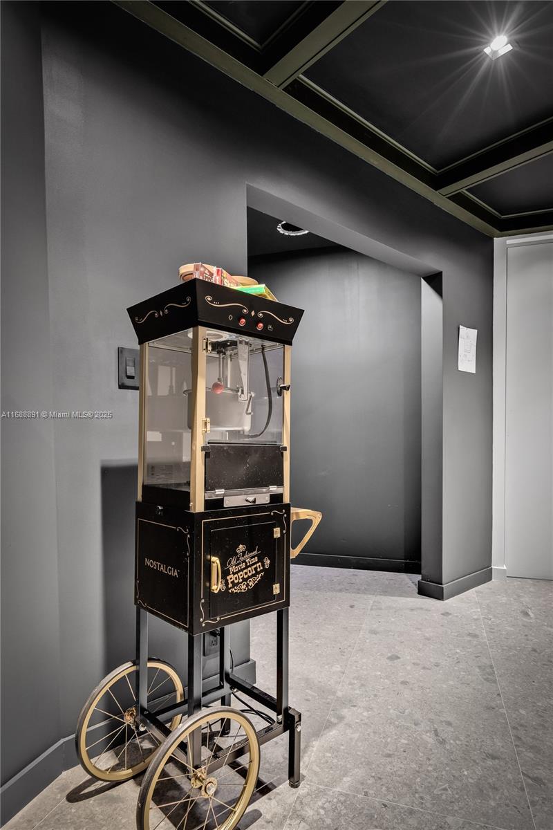 2500 Bayview Dr Fort Lauderdale, FL 33305