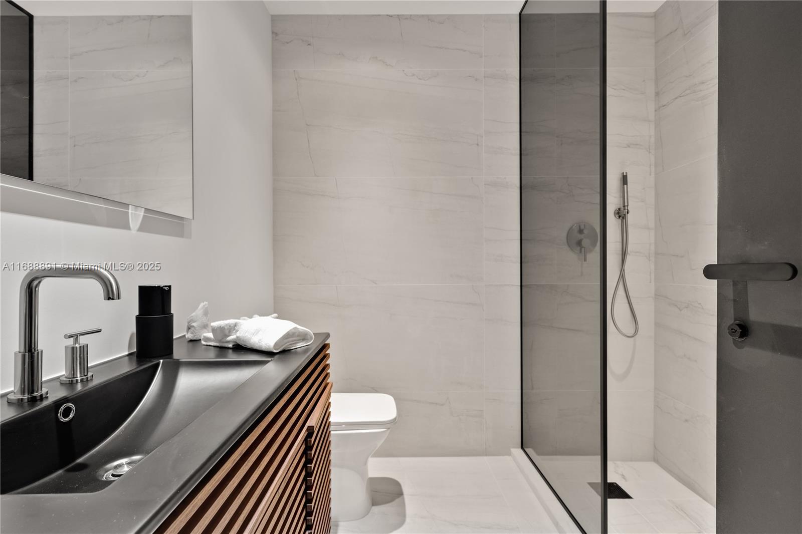 2500 Bayview Dr Fort Lauderdale, FL 33305