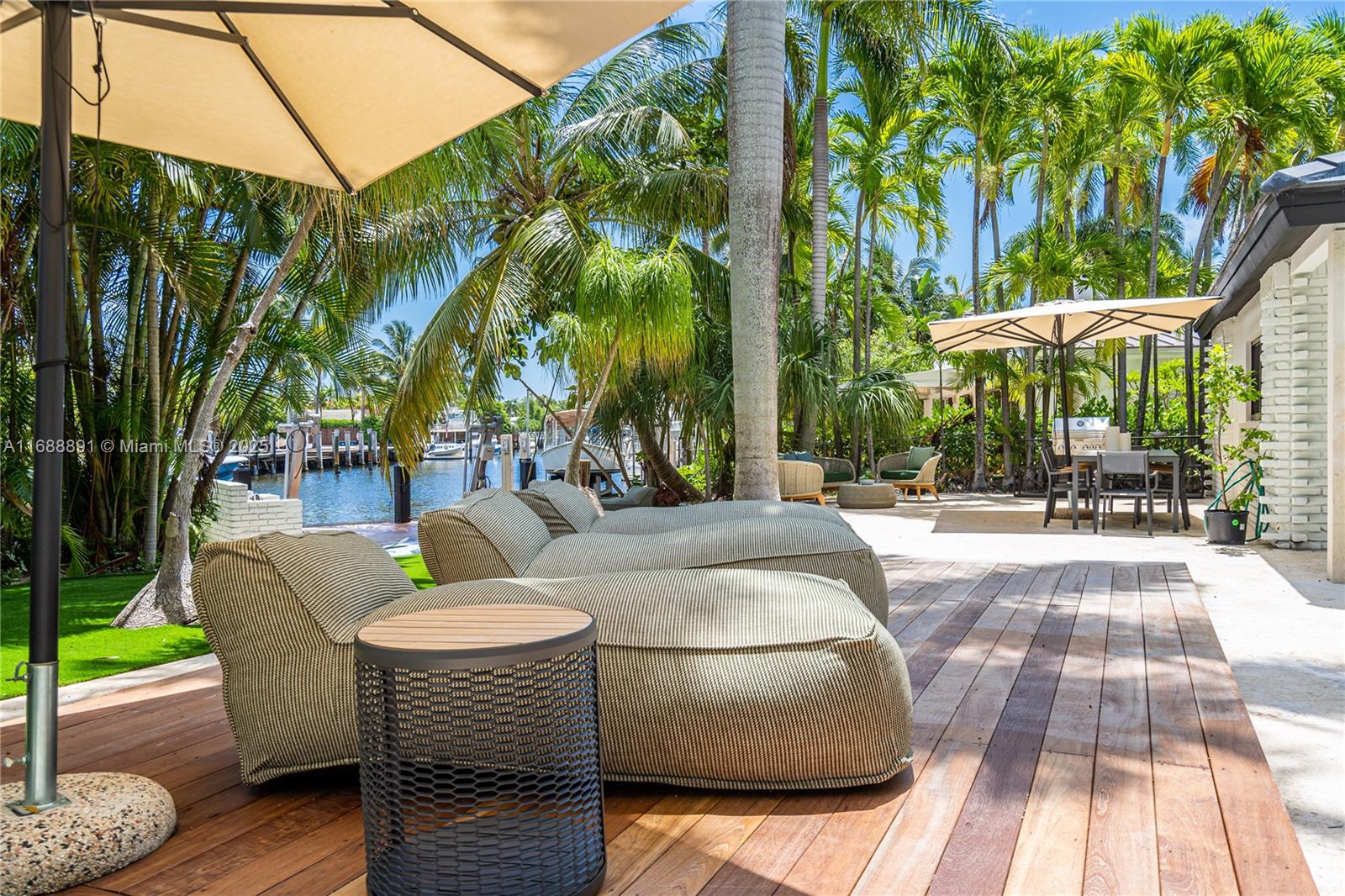 2500 Bayview Dr Fort Lauderdale, FL 33305