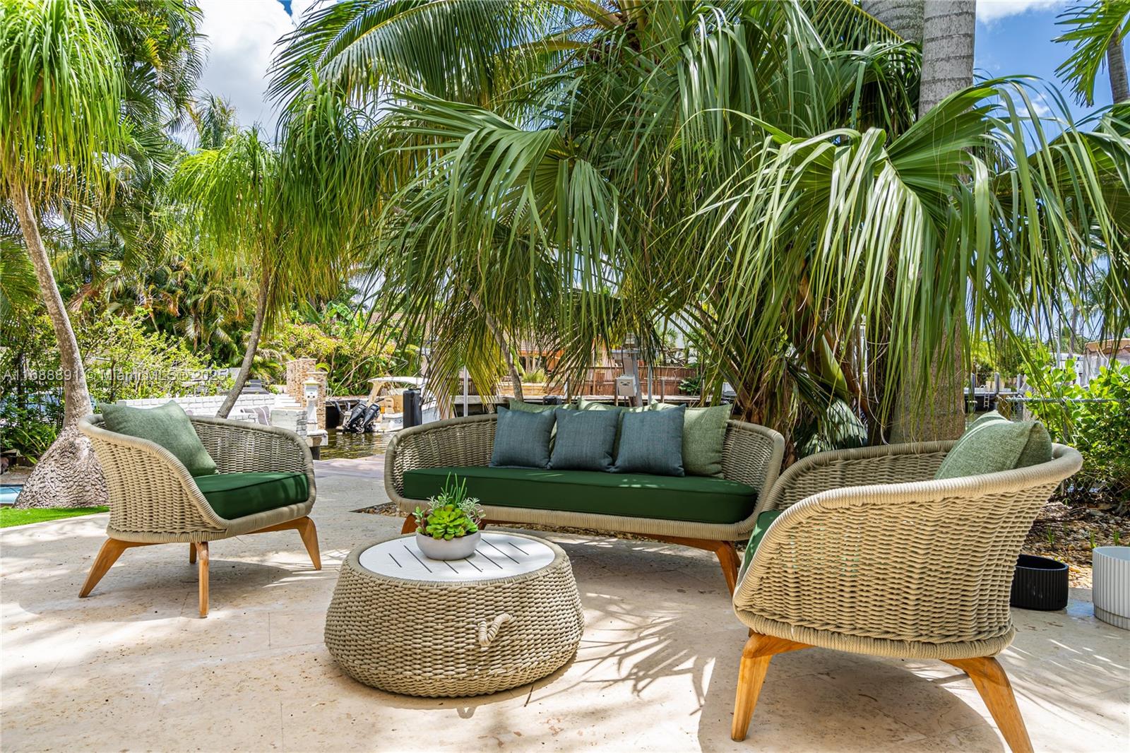 2500 Bayview Dr Fort Lauderdale, FL 33305