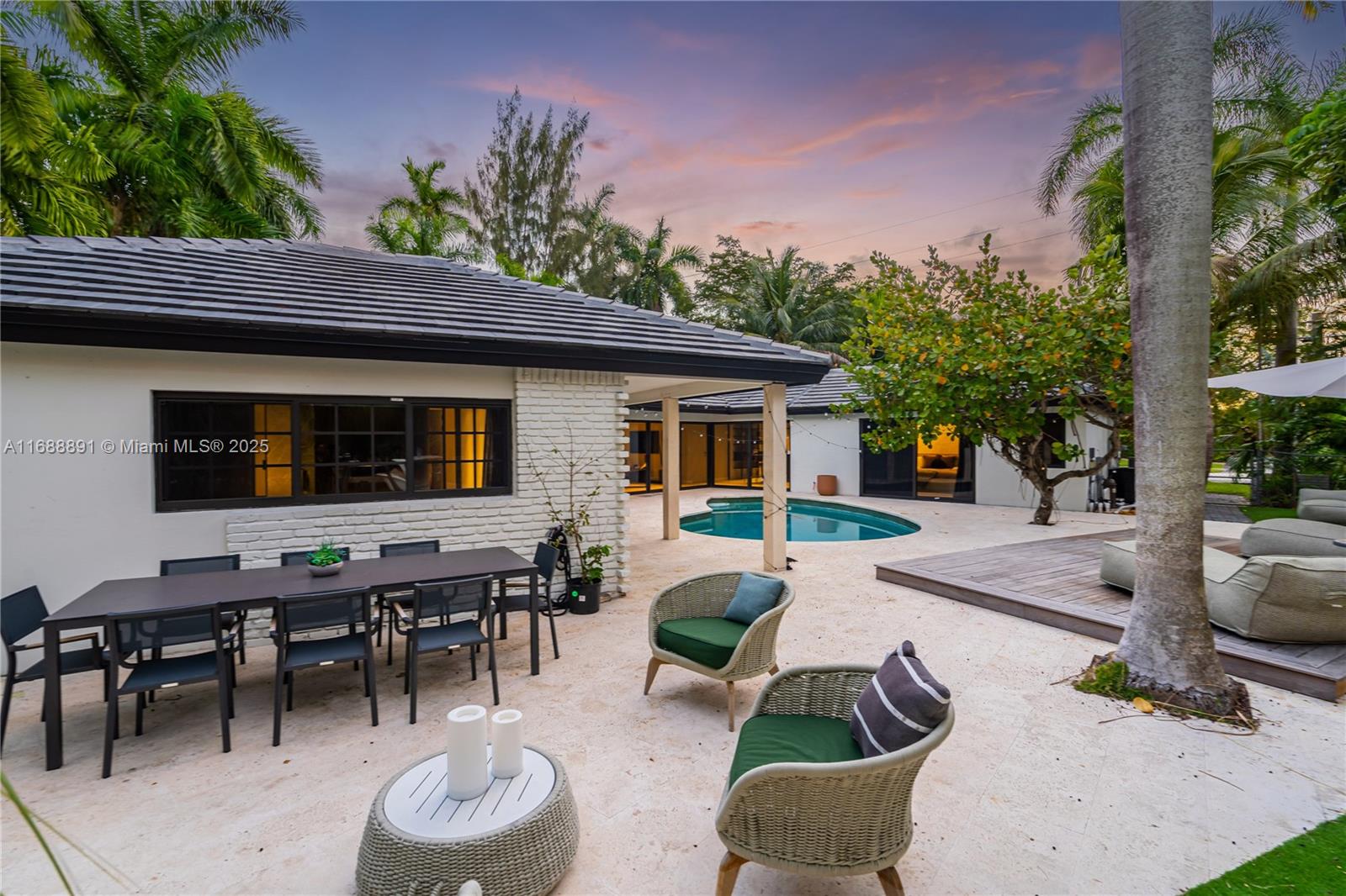 2500 Bayview Dr Fort Lauderdale, FL 33305