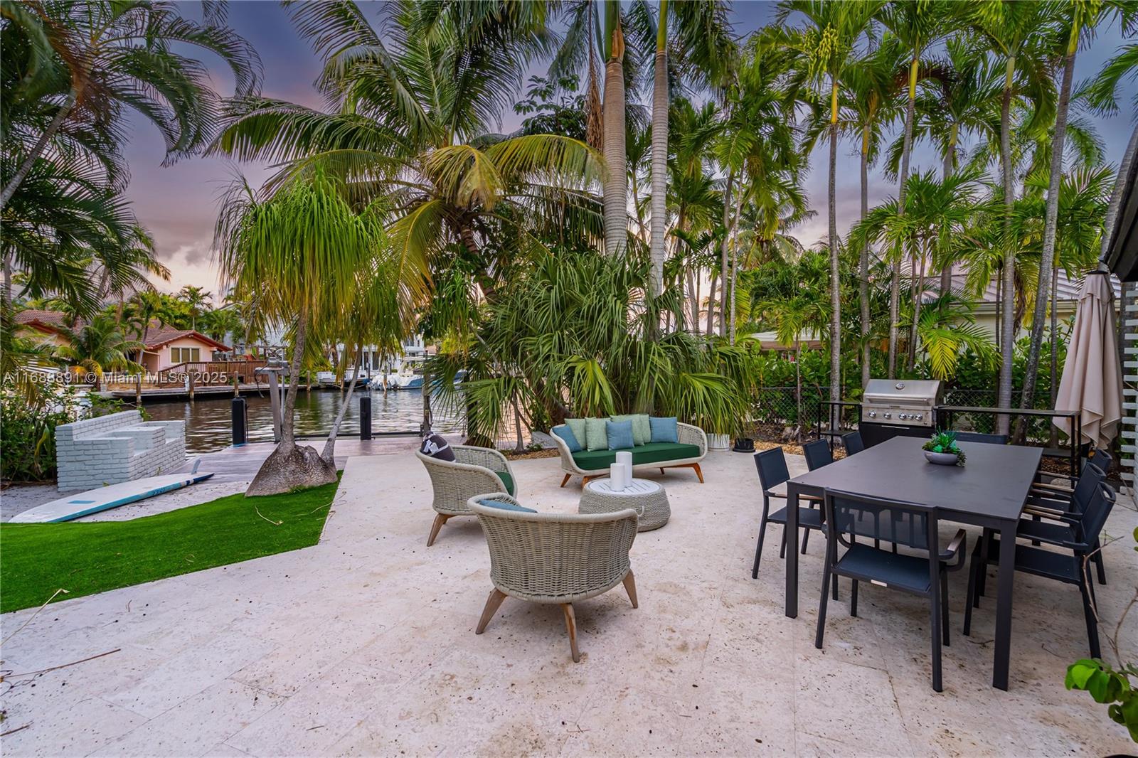 2500 Bayview Dr Fort Lauderdale, FL 33305