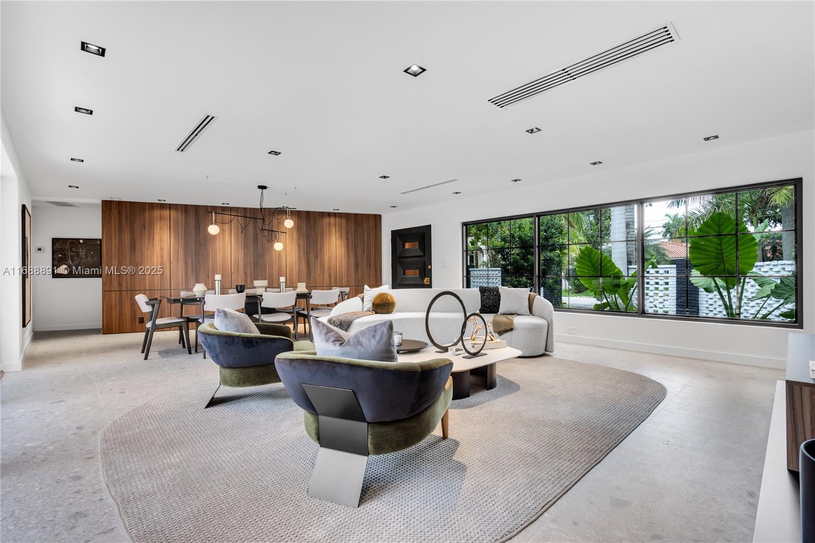 2500 Bayview Dr Fort Lauderdale, FL 33305