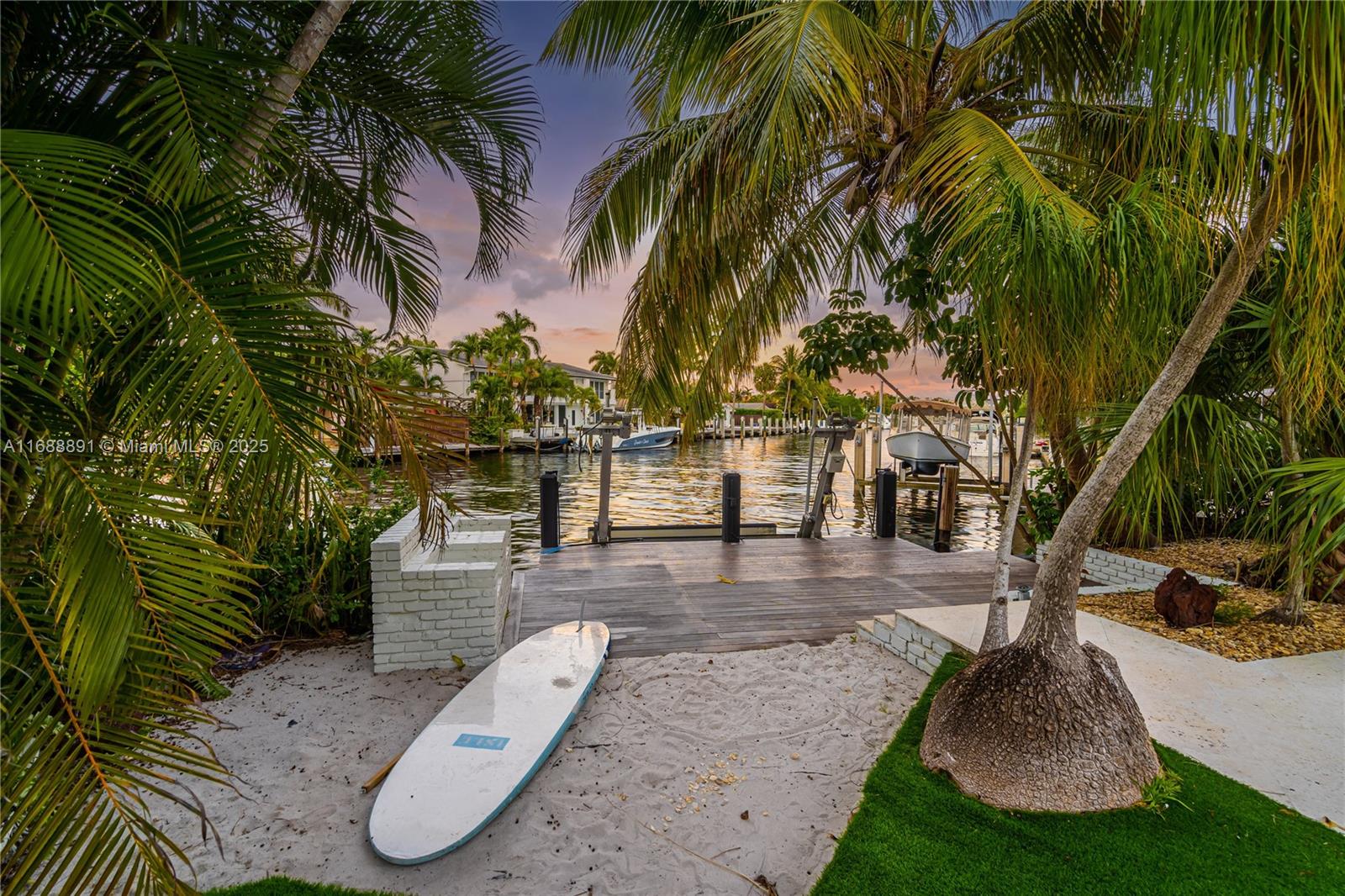 2500 Bayview Dr Fort Lauderdale, FL 33305