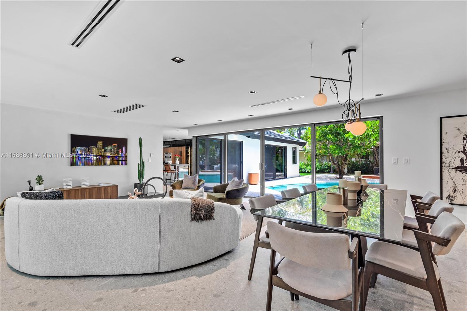 2500 Bayview Dr Fort Lauderdale, FL 33305