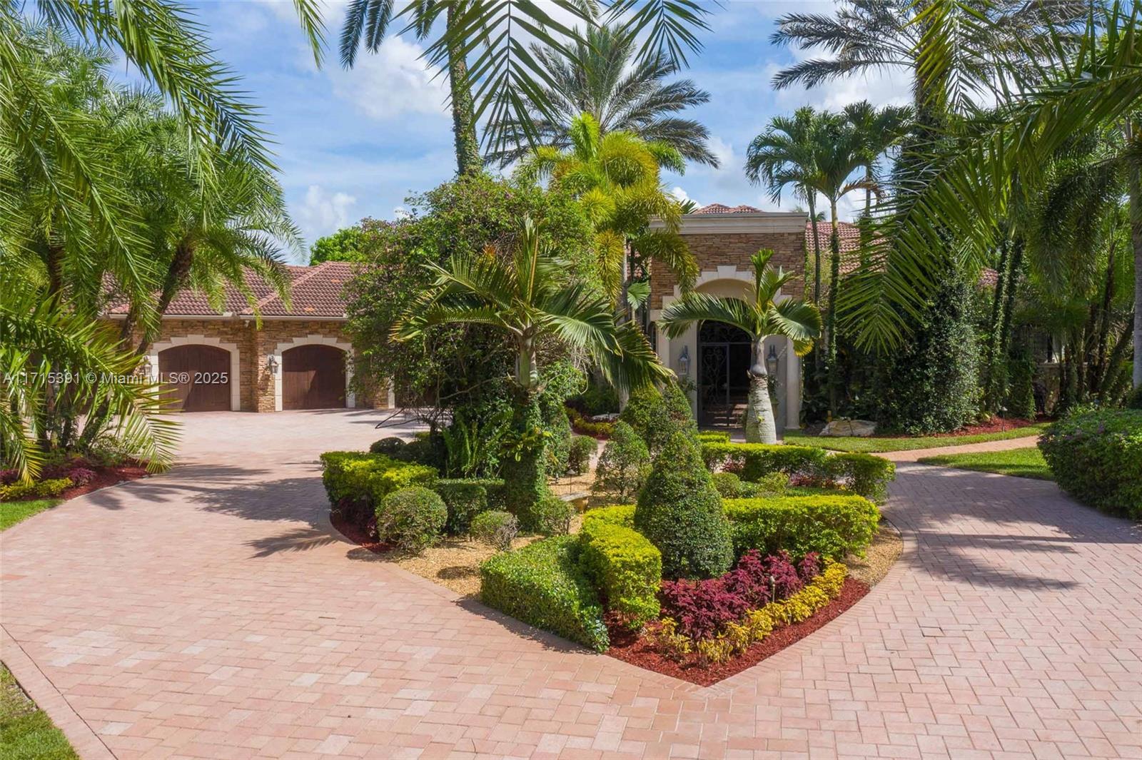 16740 Berkshire Ct,Southwest Ranches, FL 33331
