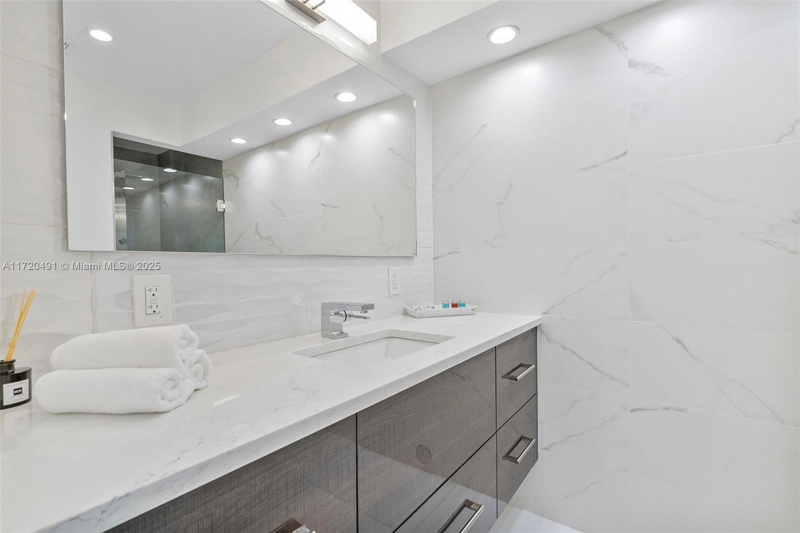 201 Atlantic Ave Sunny Isles Beach, FL 33160