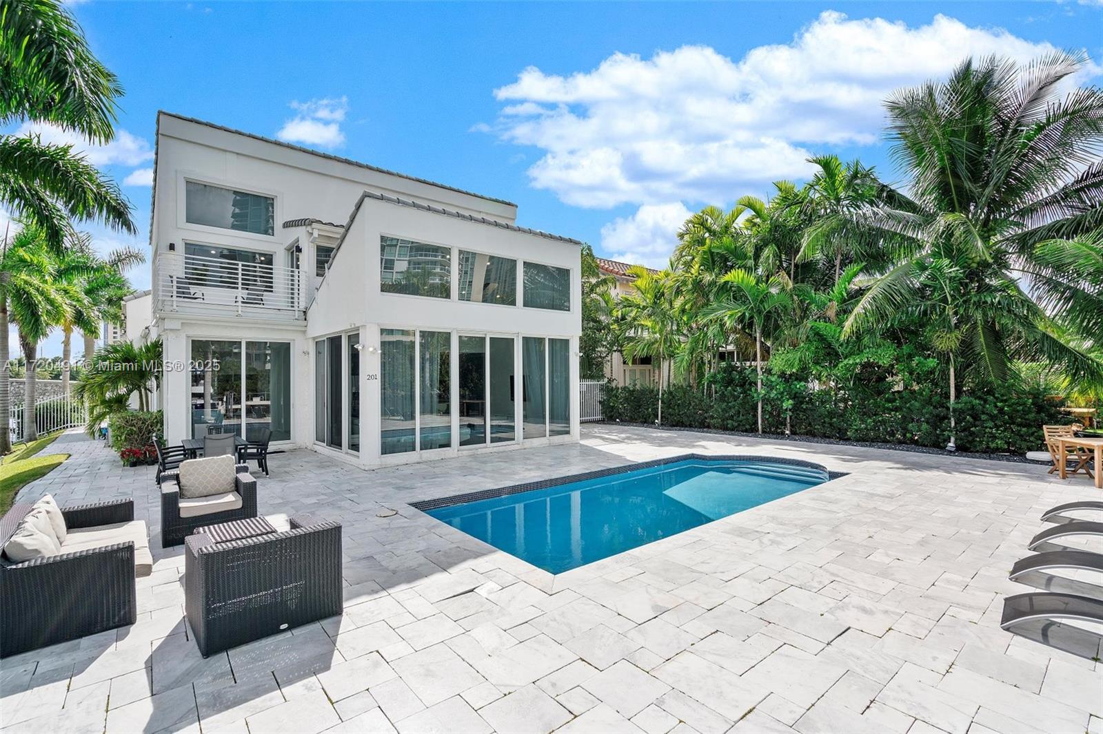 201 Atlantic Ave Sunny Isles Beach, FL 33160