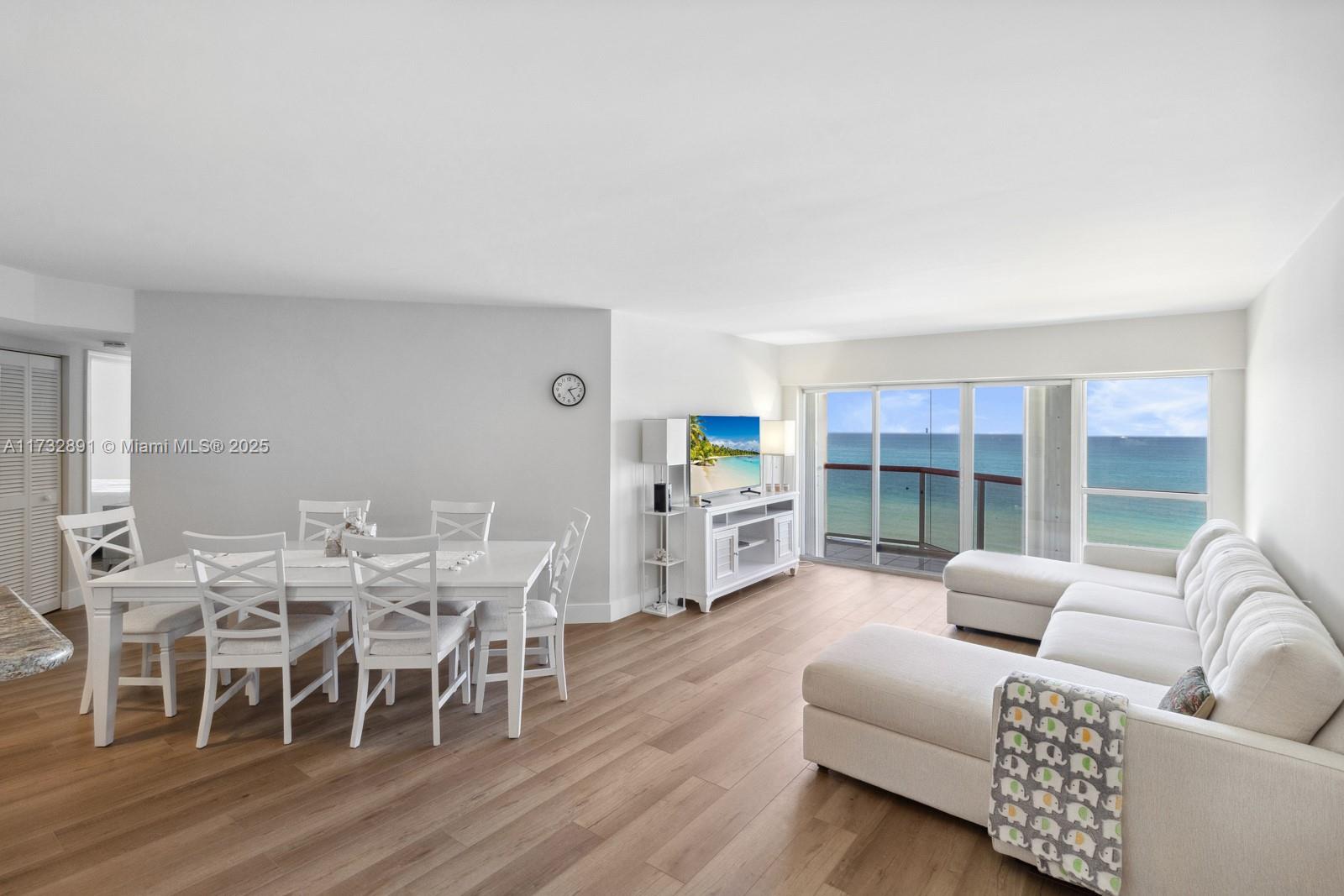 6767 Collins Ave #909