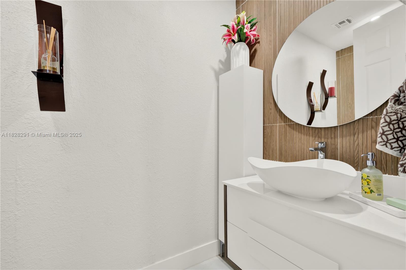 12301 NW 18th St Plantation, FL 33323