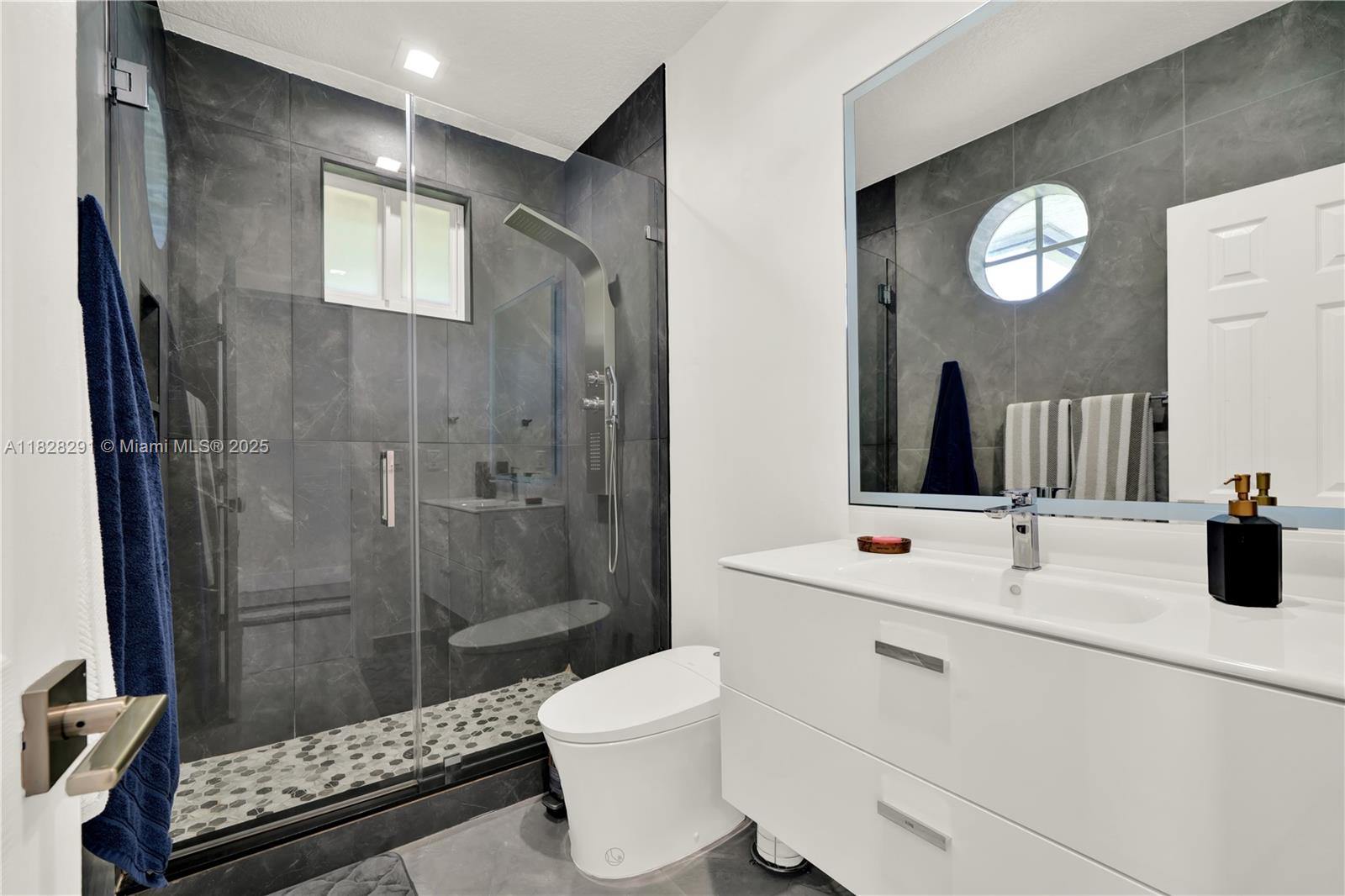 12301 NW 18th St Plantation, FL 33323