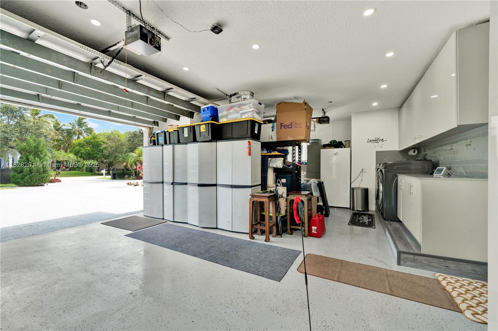 12301 NW 18th St Plantation, FL 33323