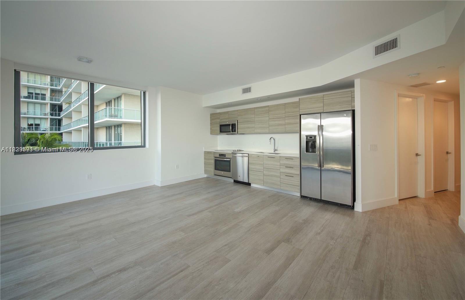 image 3401 Midtown Condo6