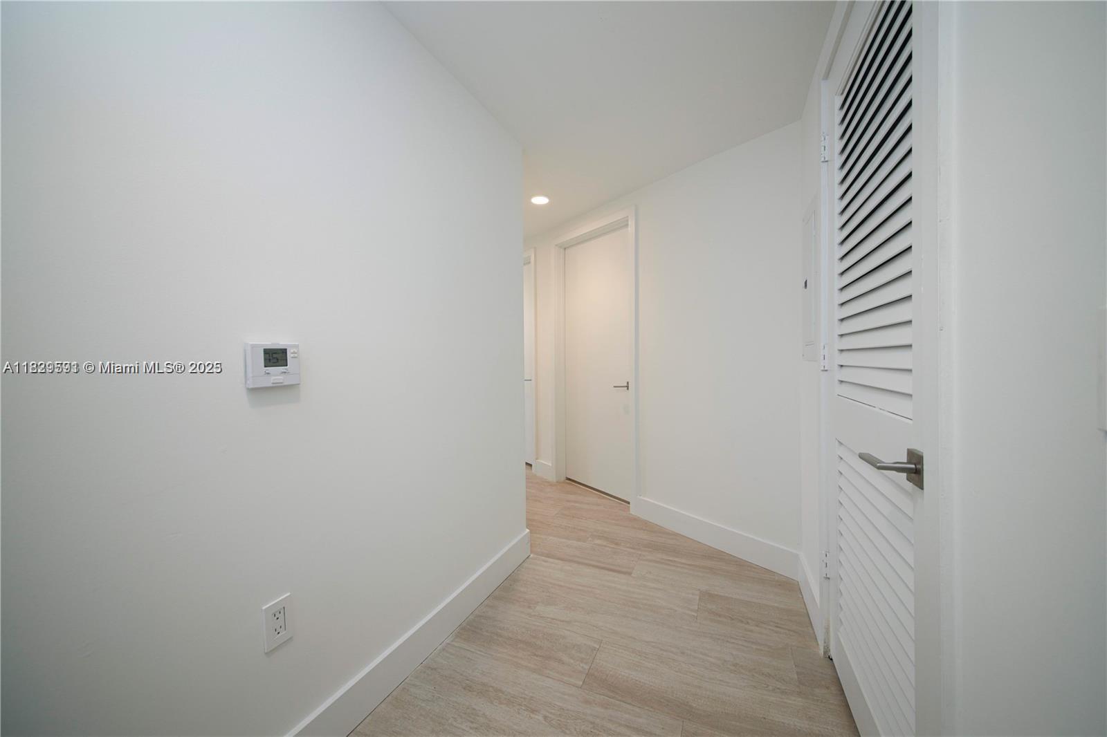 image 3401 Midtown Condo8
