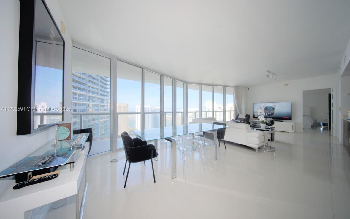 image Icon Brickell Ii10