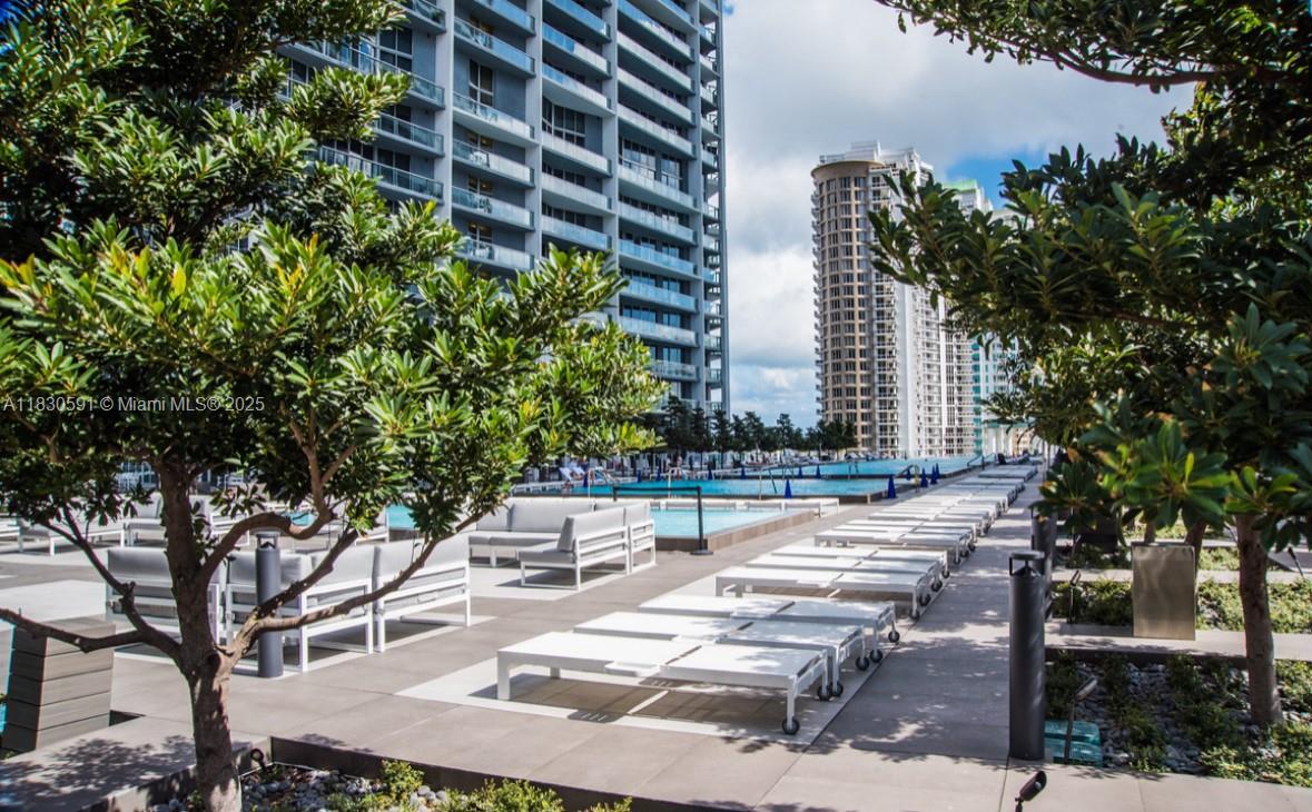 image Icon Brickell Ii14