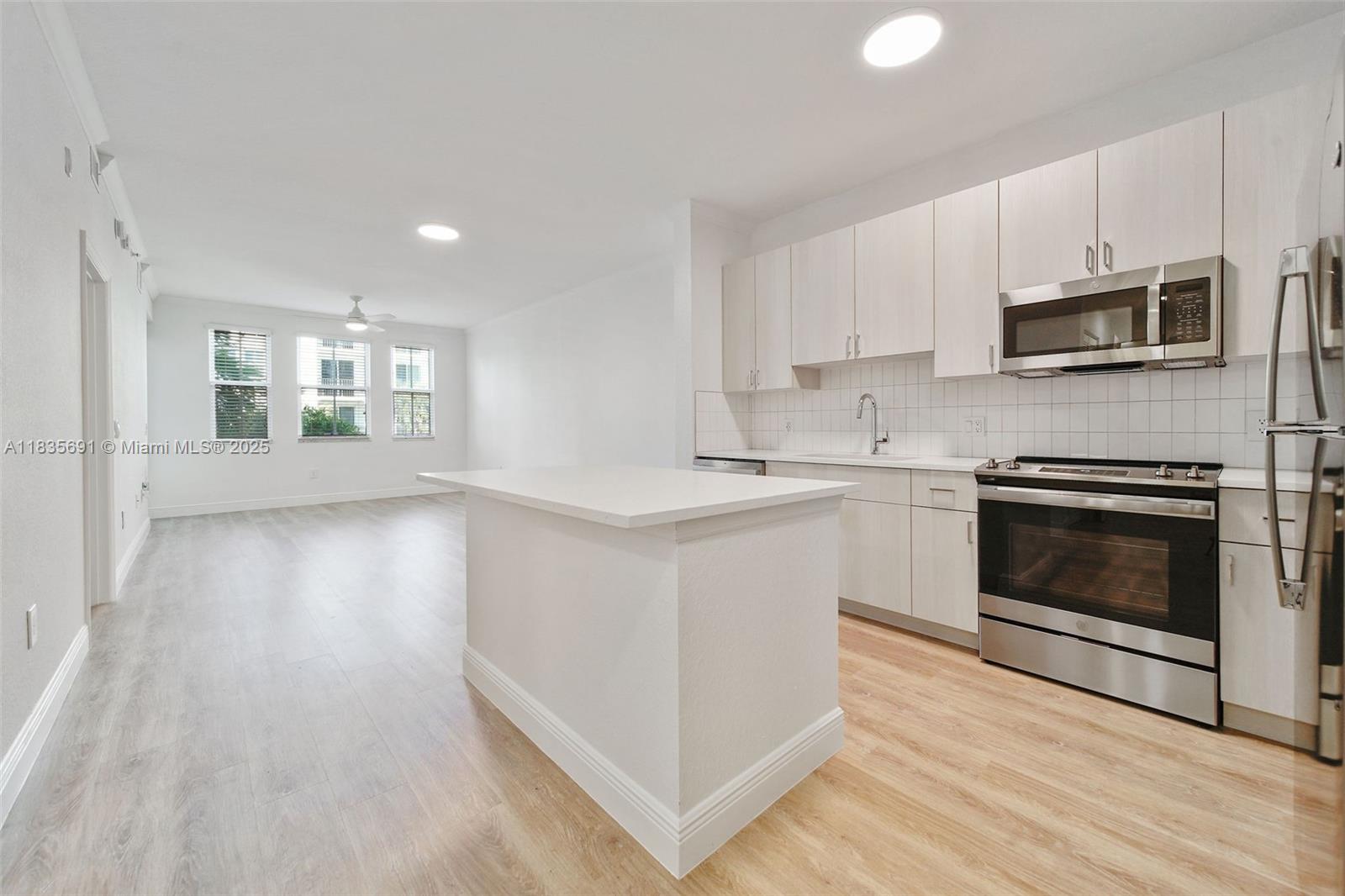 10170 SW 7th St #23-303
