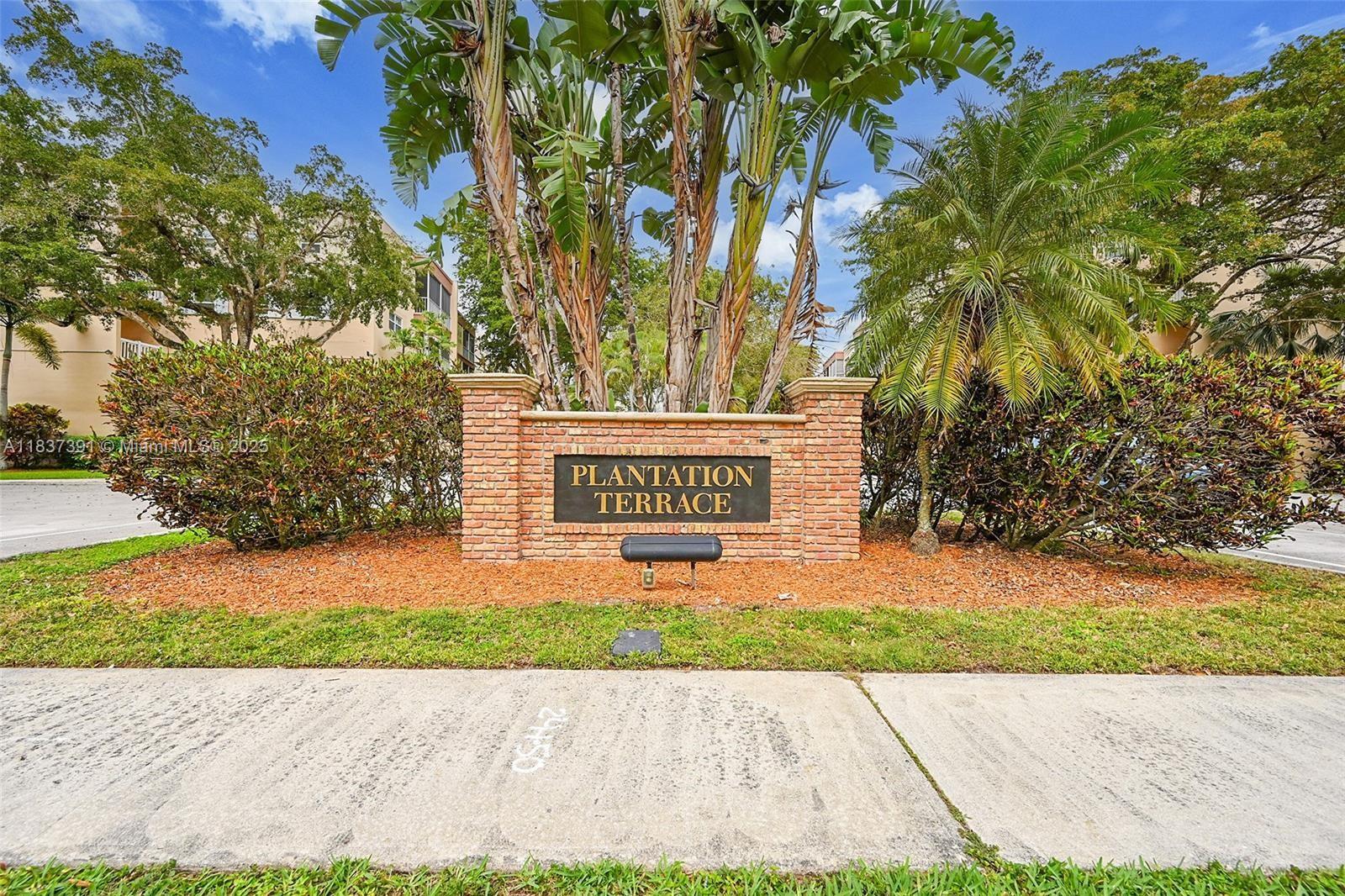 6751 Cypress Rd #405