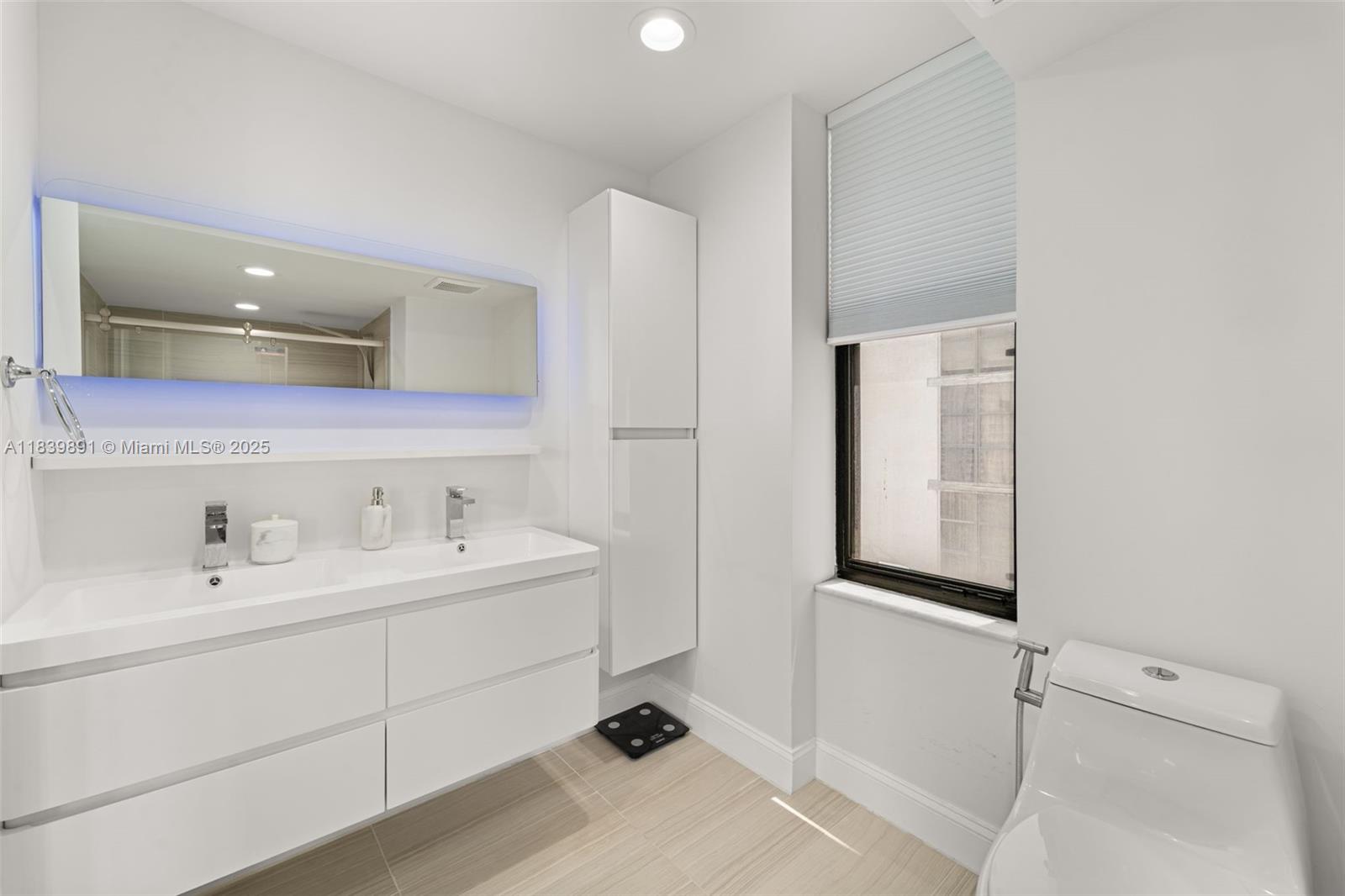 18181 NE 31st Ct #1401 Aventura, FL 33160