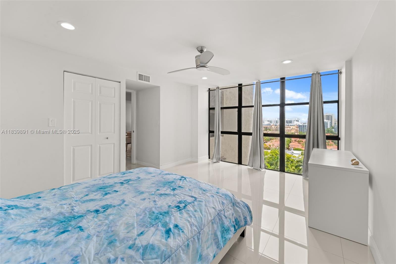 18181 NE 31st Ct #1401 Aventura, FL 33160