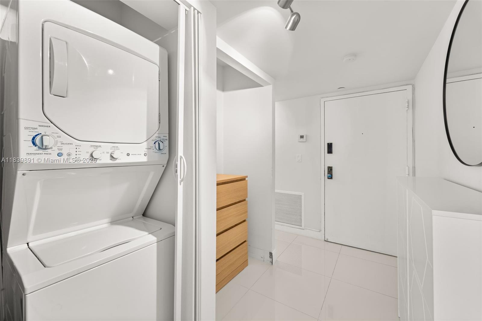 18181 NE 31st Ct #1401 Aventura, FL 33160