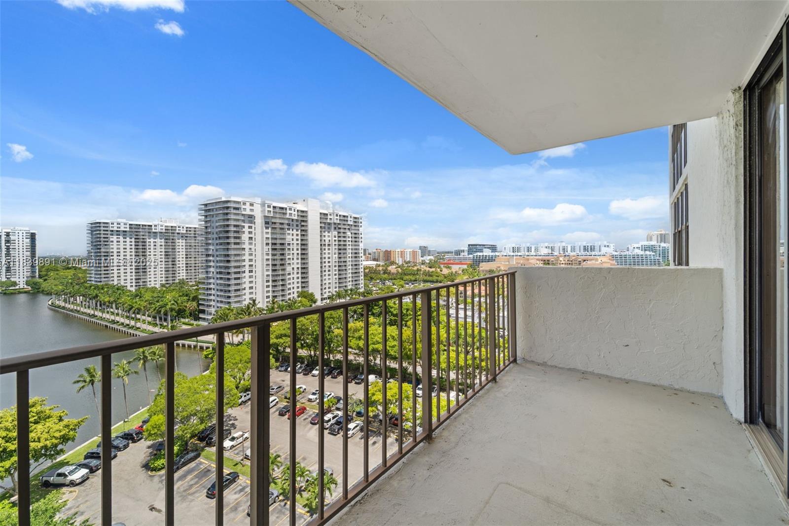 18181 NE 31st Ct #1401 Aventura, FL 33160