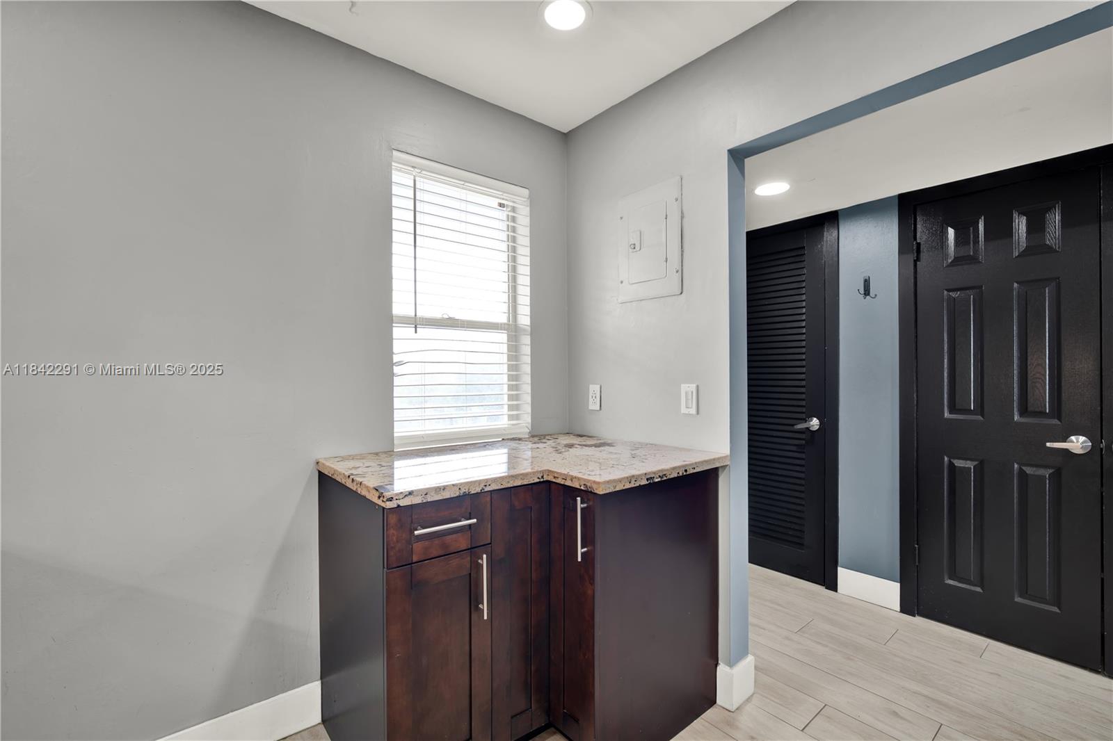 950 Hillcrest Dr #414,Hollywood, FL 33021