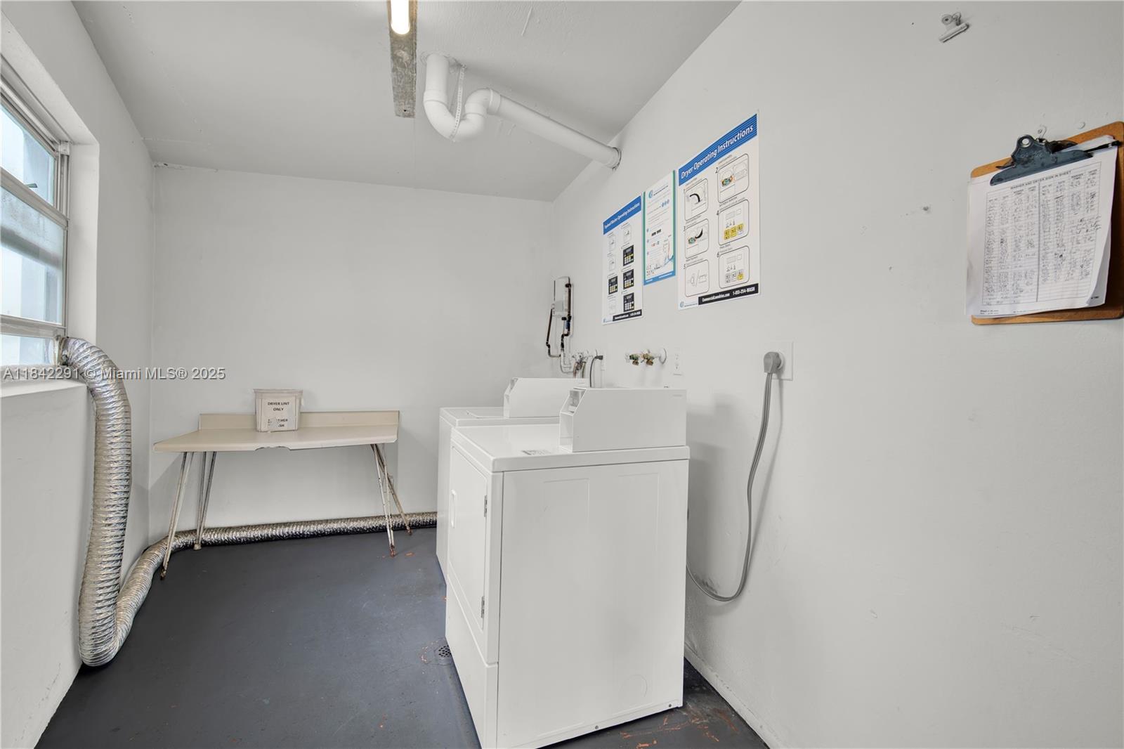 950 Hillcrest Dr #414,Hollywood, FL 33021