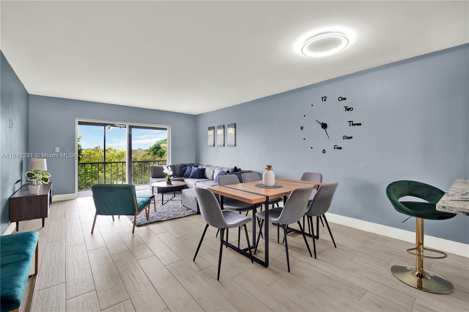 950 Hillcrest Dr #414,Hollywood, FL 33021