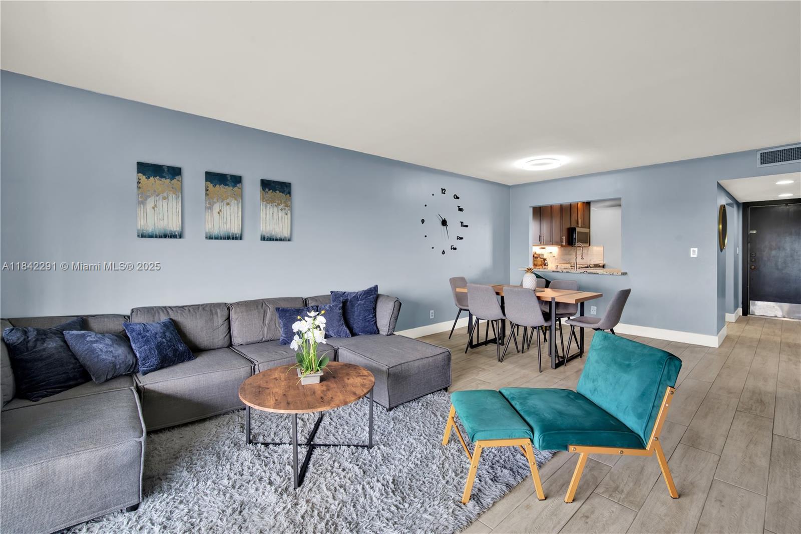 950 Hillcrest Dr #414,Hollywood, FL 33021