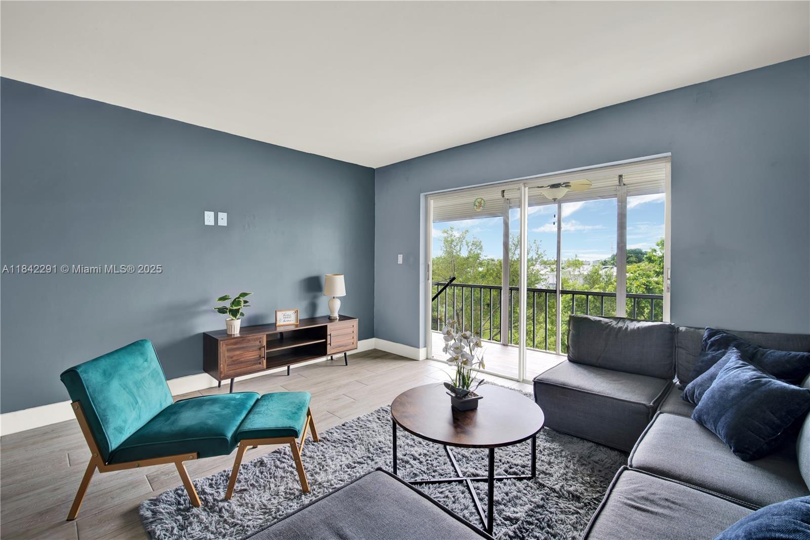 950 Hillcrest Dr #414,Hollywood, FL 33021