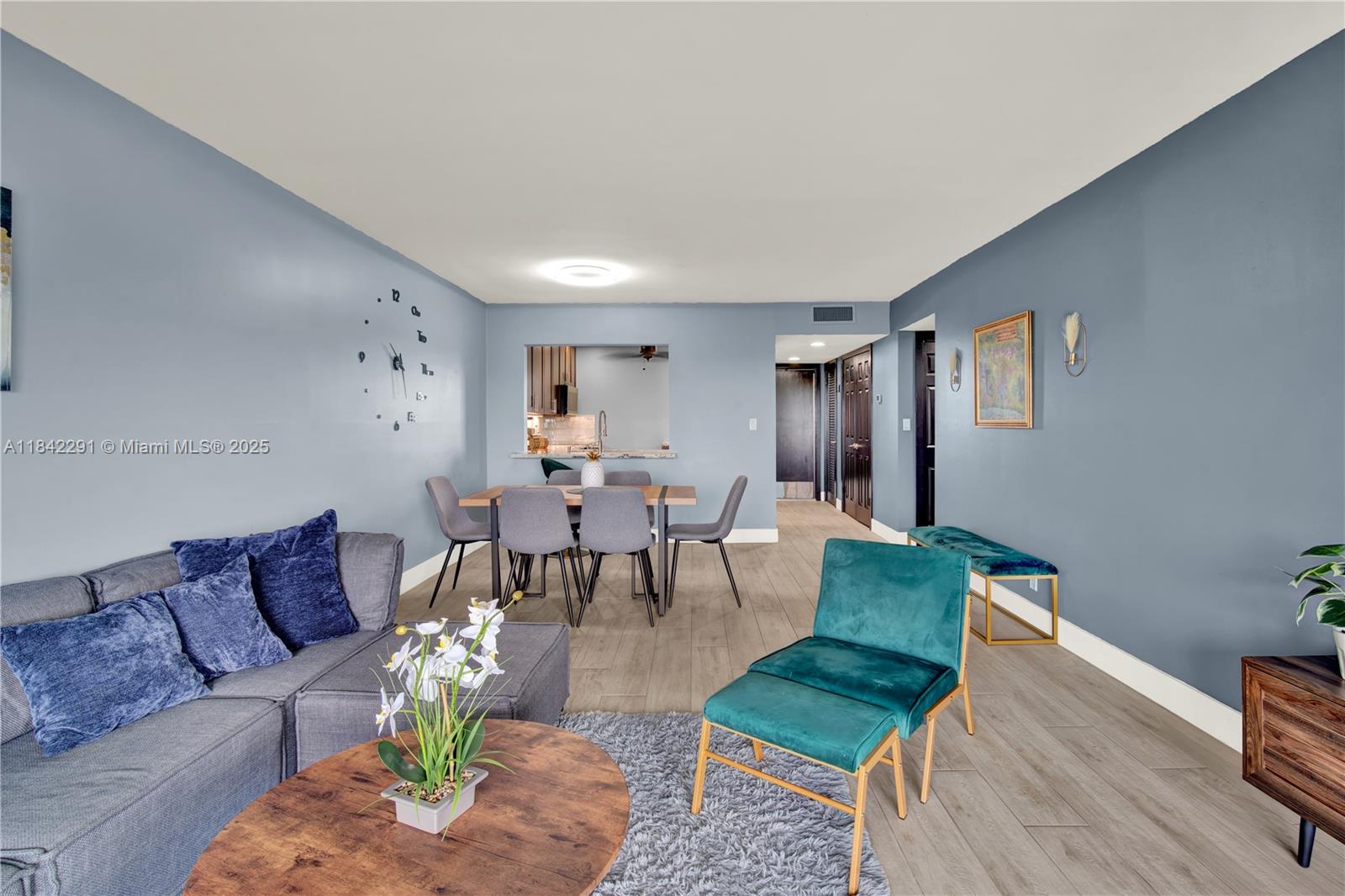 950 Hillcrest Dr #414,Hollywood, FL 33021