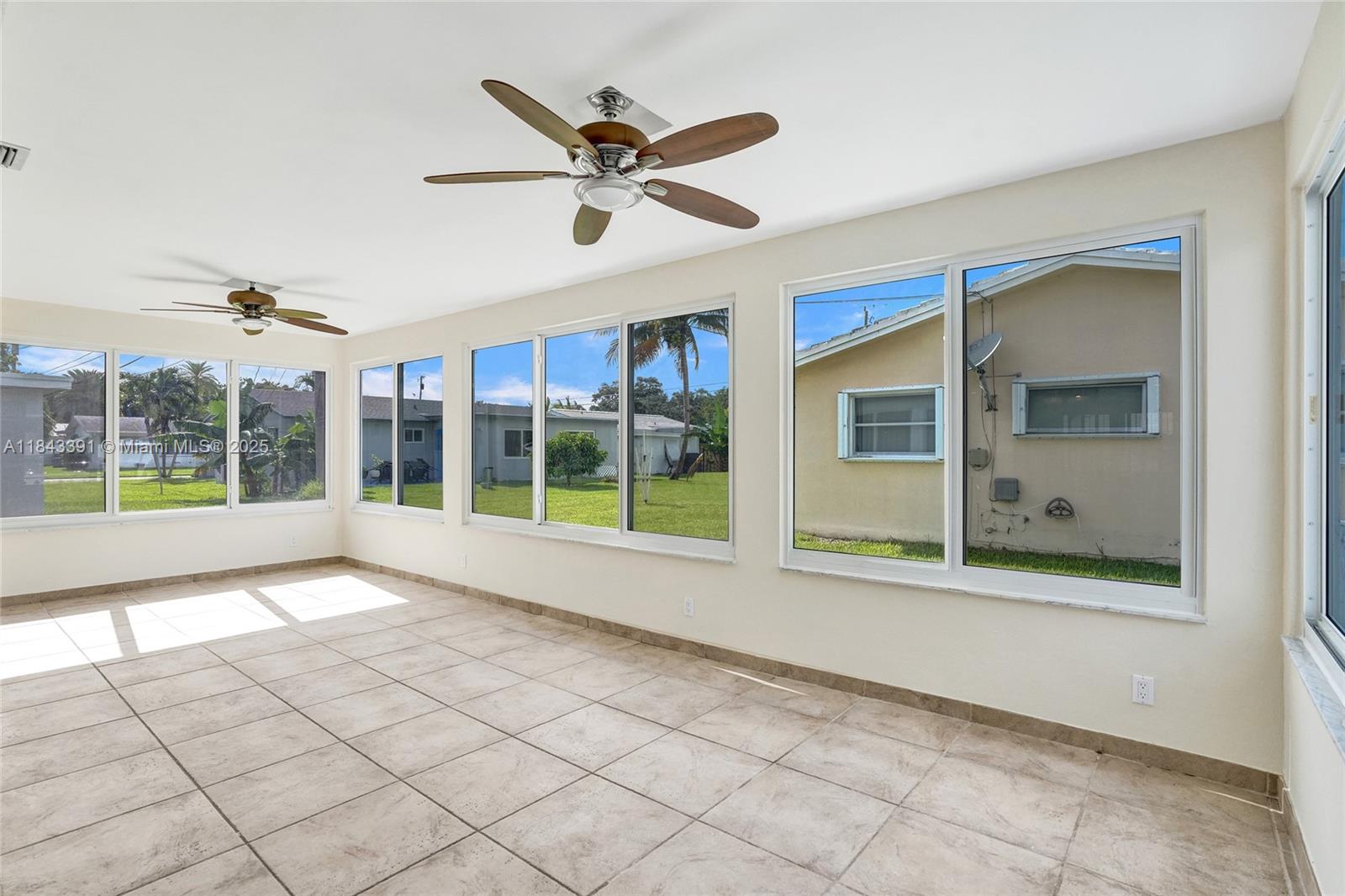 2707 NW 54th St
