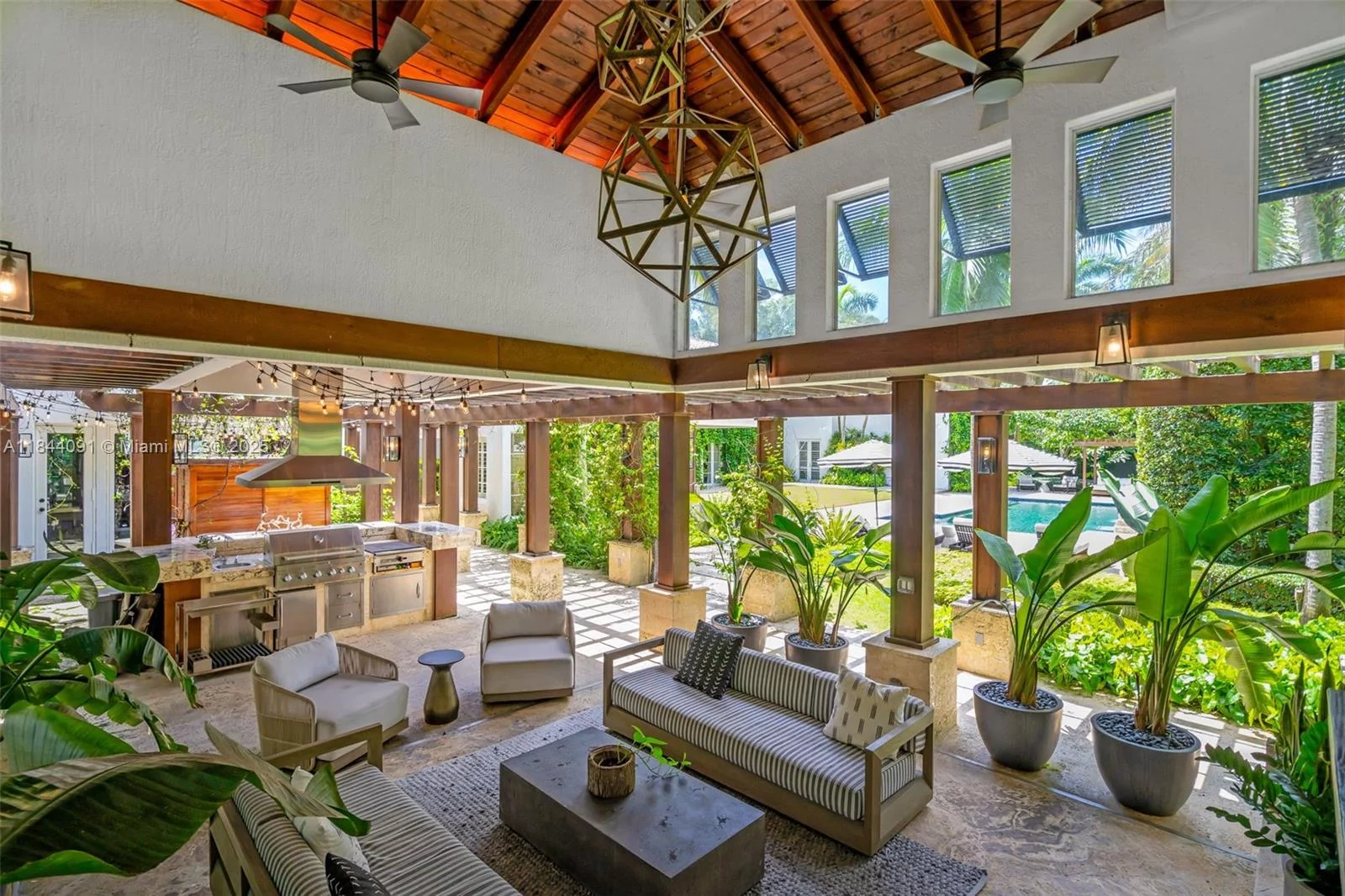 7320 SW 79th Ct Miami, FL 33143