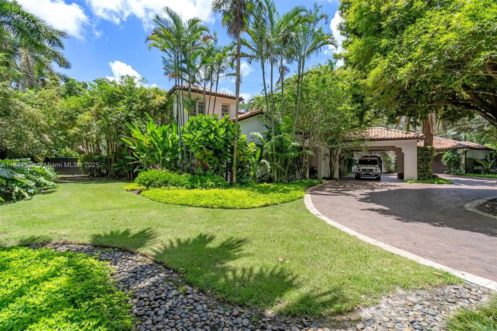 7320 SW 79th Ct Miami, FL 33143