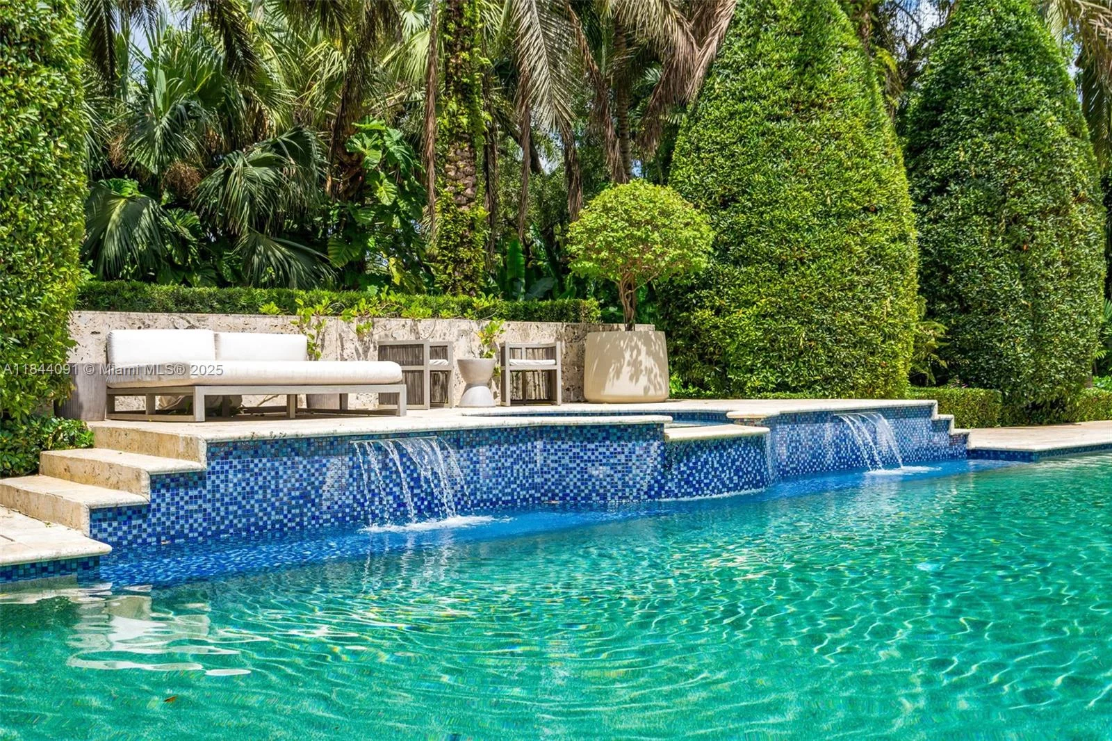 7320 SW 79th Ct Miami, FL 33143