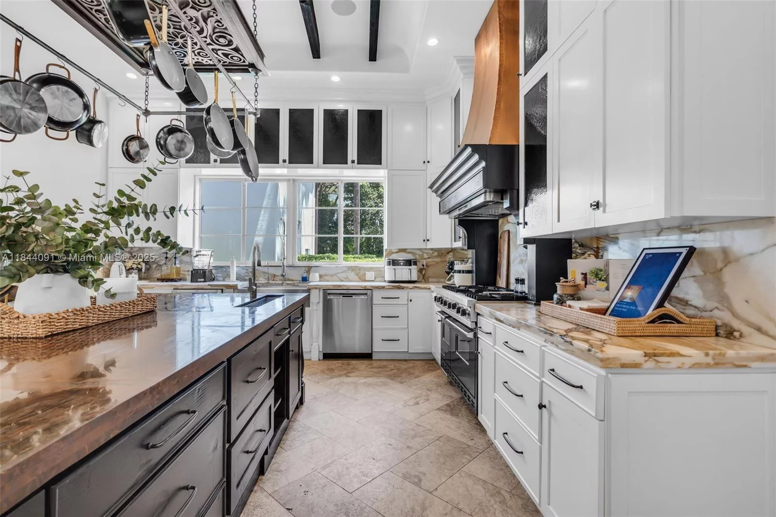 7320 SW 79th Ct Miami, FL 33143