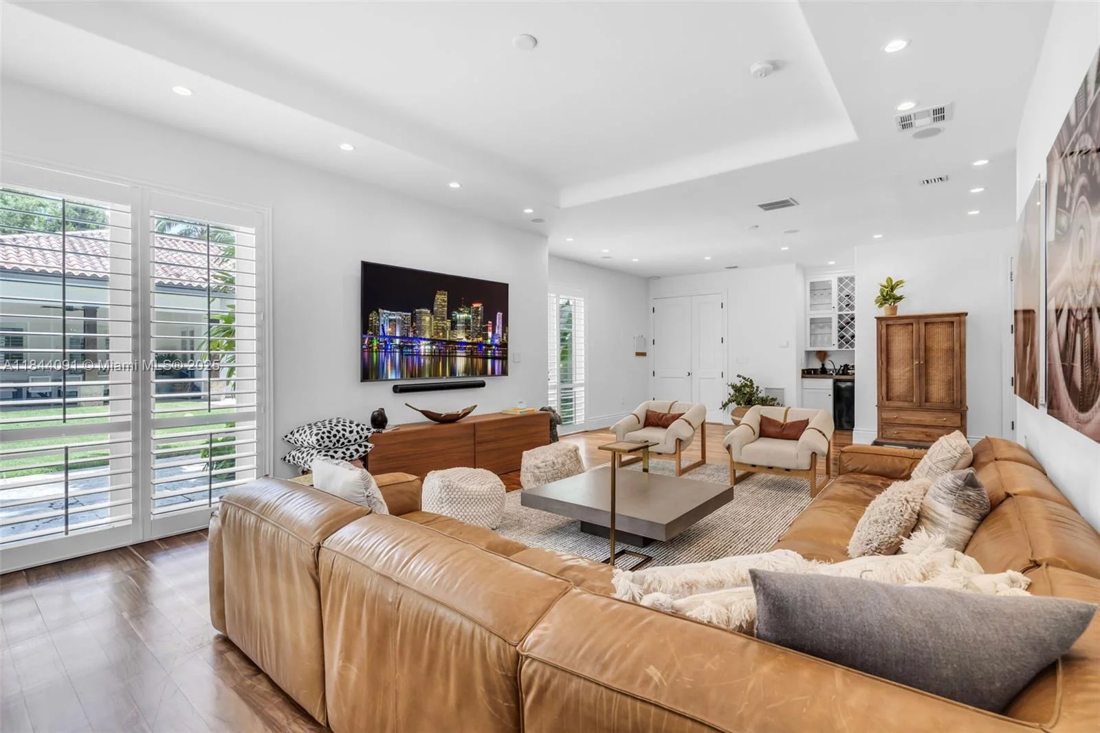 7320 SW 79th Ct Miami, FL 33143