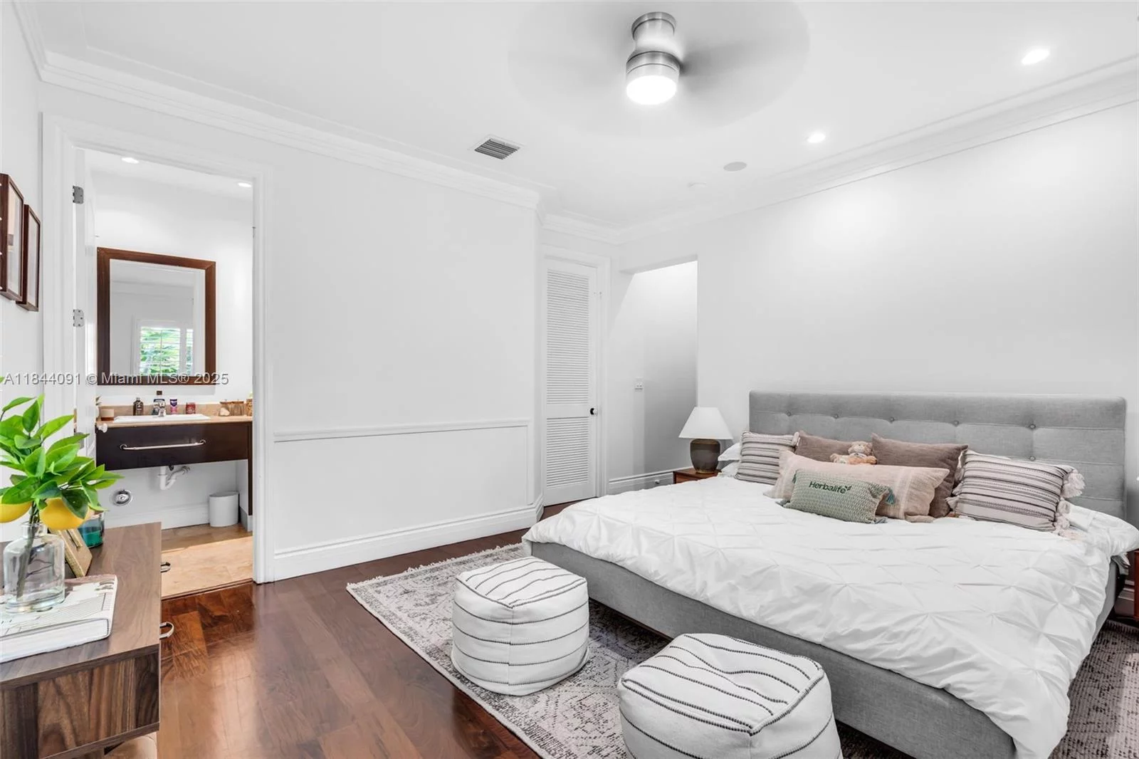 7320 SW 79th Ct Miami, FL 33143