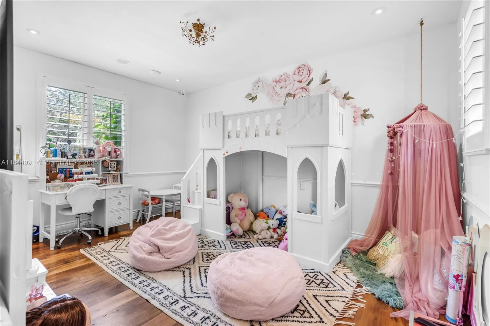 7320 SW 79th Ct Miami, FL 33143