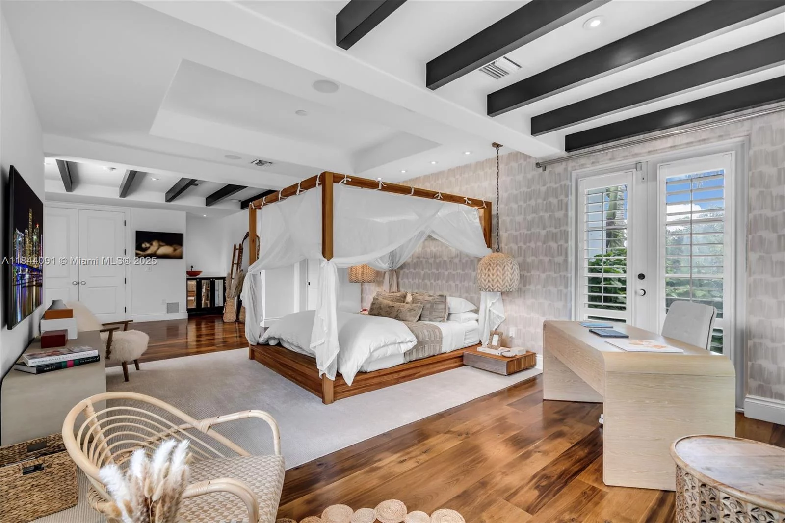 7320 SW 79th Ct Miami, FL 33143