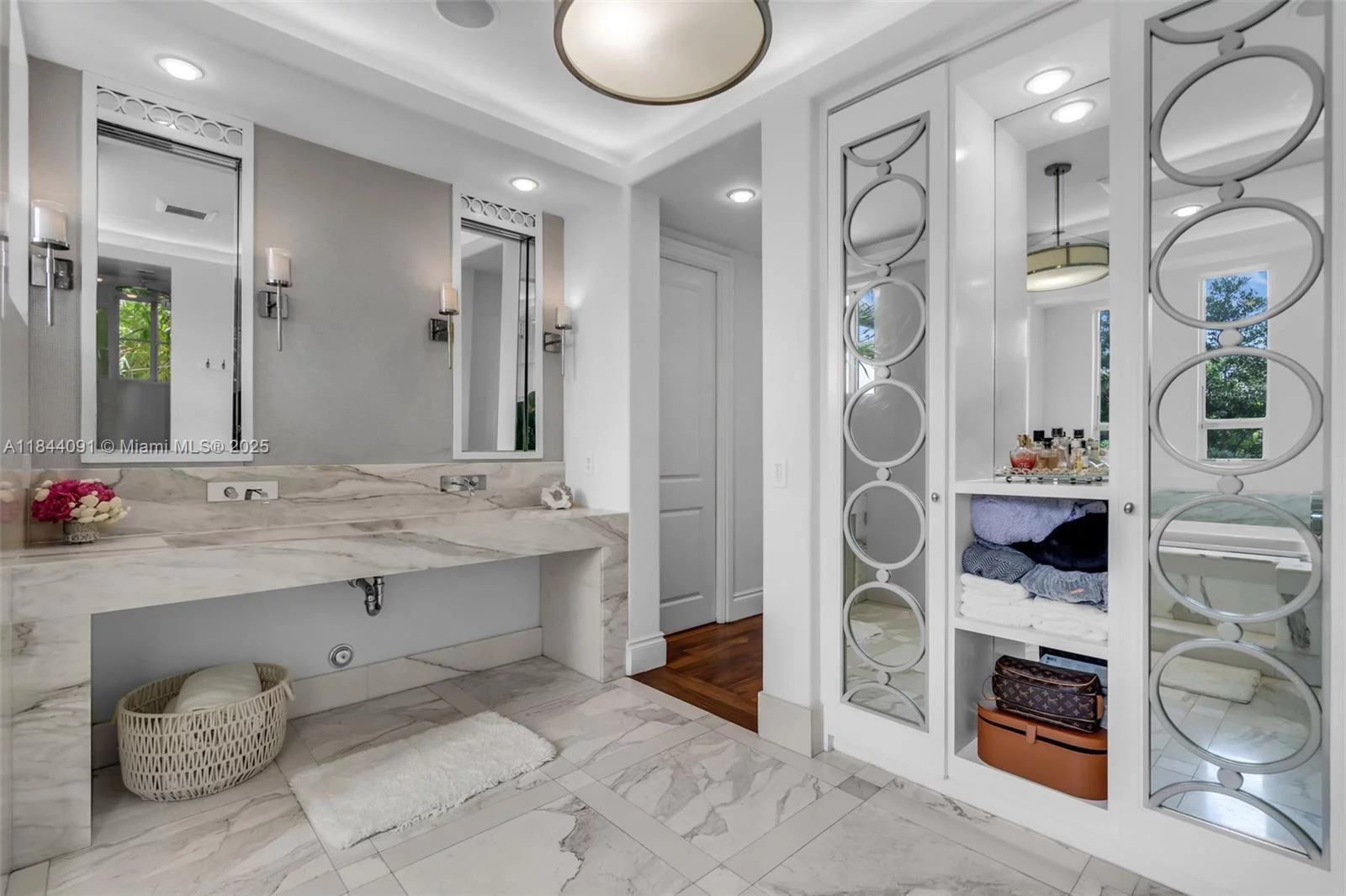 7320 SW 79th Ct Miami, FL 33143