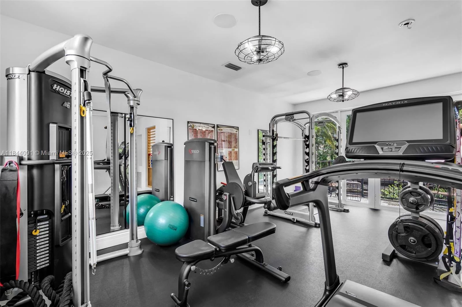 7320 SW 79th Ct Miami, FL 33143